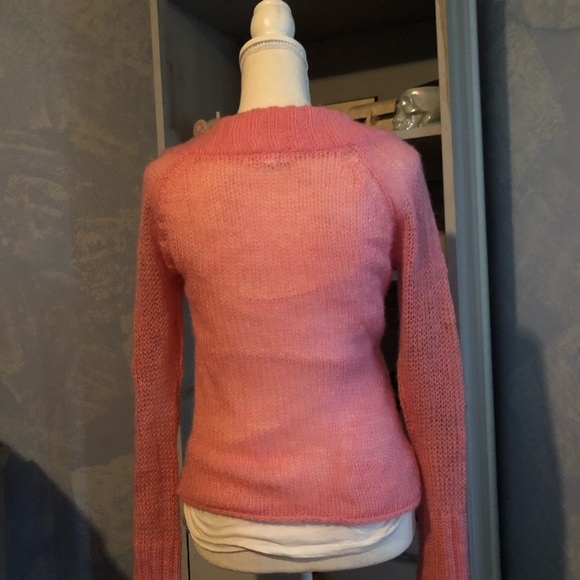 Pink sweater size medium - Picture 3 of 4